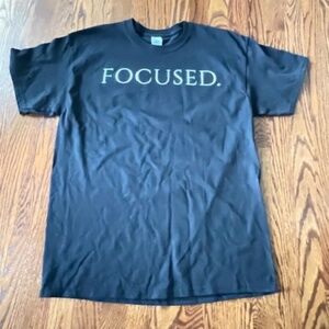 MENS WOMENS GYM WORKOUT FITNESS FOCUSED PULLOVER S/S TEE T-SHIRT L X-LARGE NWOT